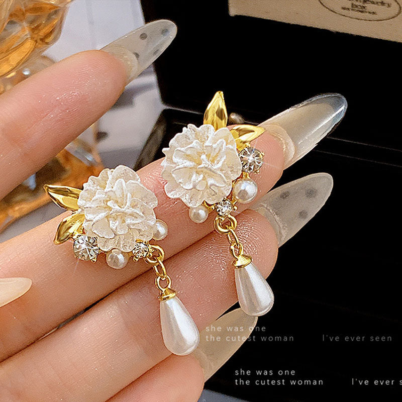 Women's Flower Pearl Niche High-grade Temperament Fashion Earrings