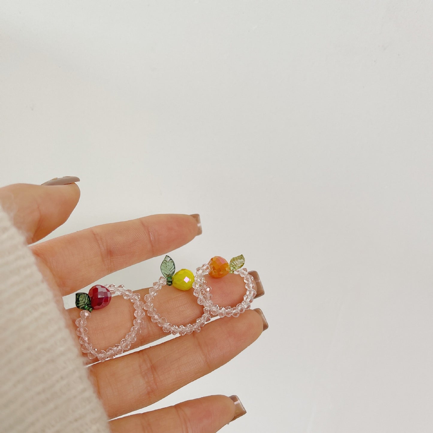 Women's Elastic Crystal Contrast Color Strawberry Cute Refreshing Bracelet