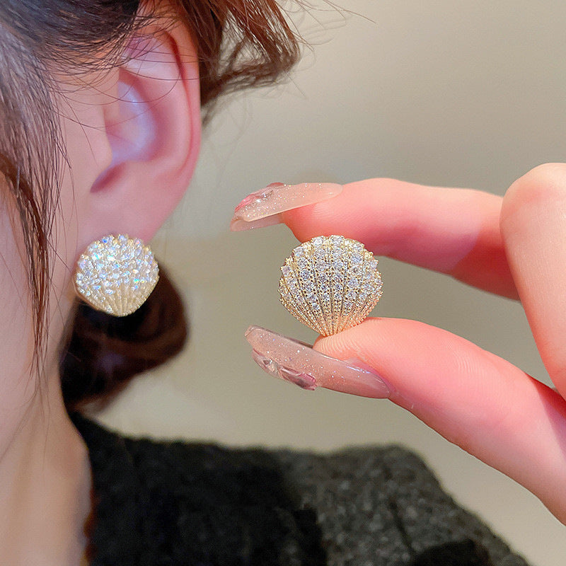 Light Luxury Baroque Flower Shell Fashionable High-grade Stud Earrings