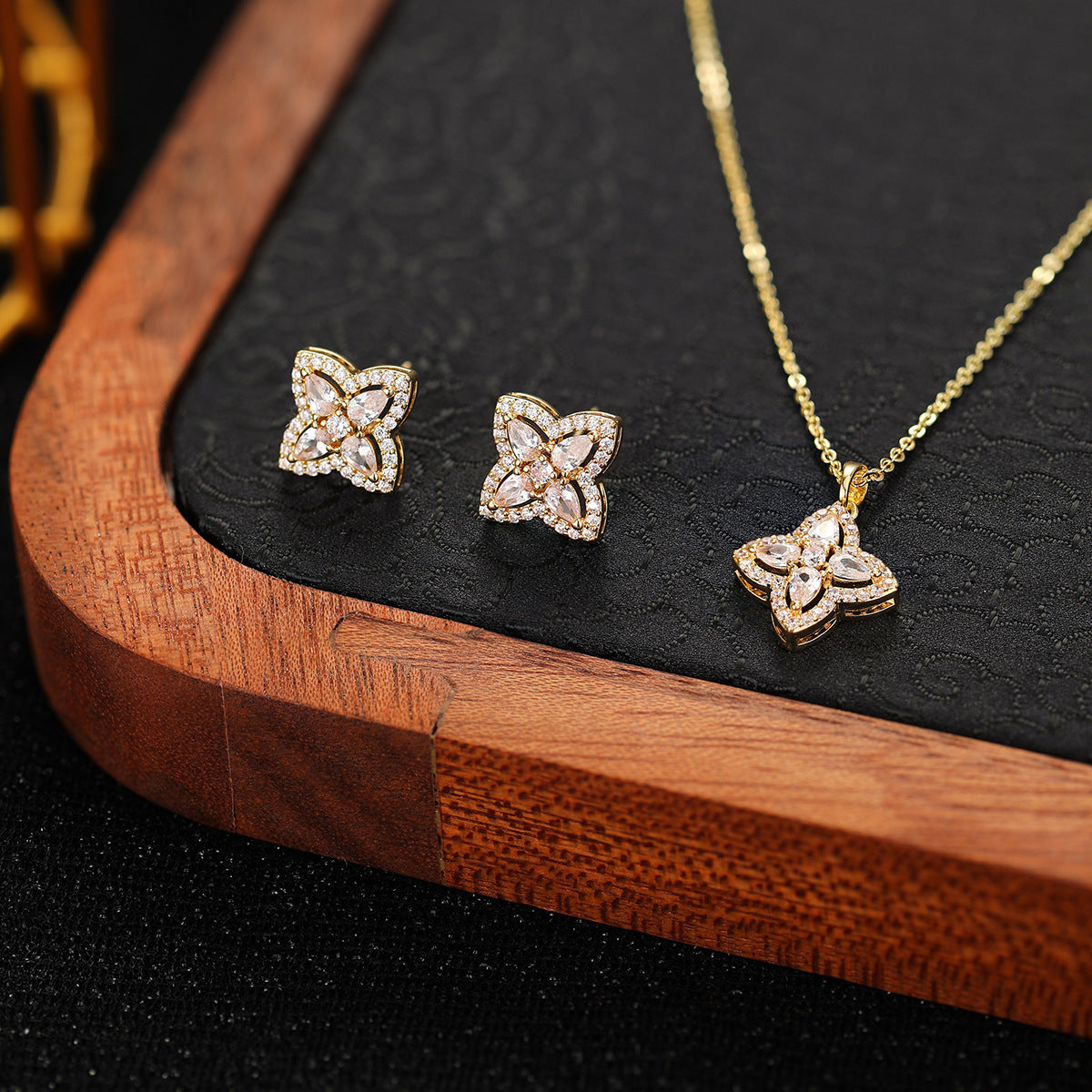 Glamorous Comfortable Two-piece Affordable Luxury Fashion Jewelry Set