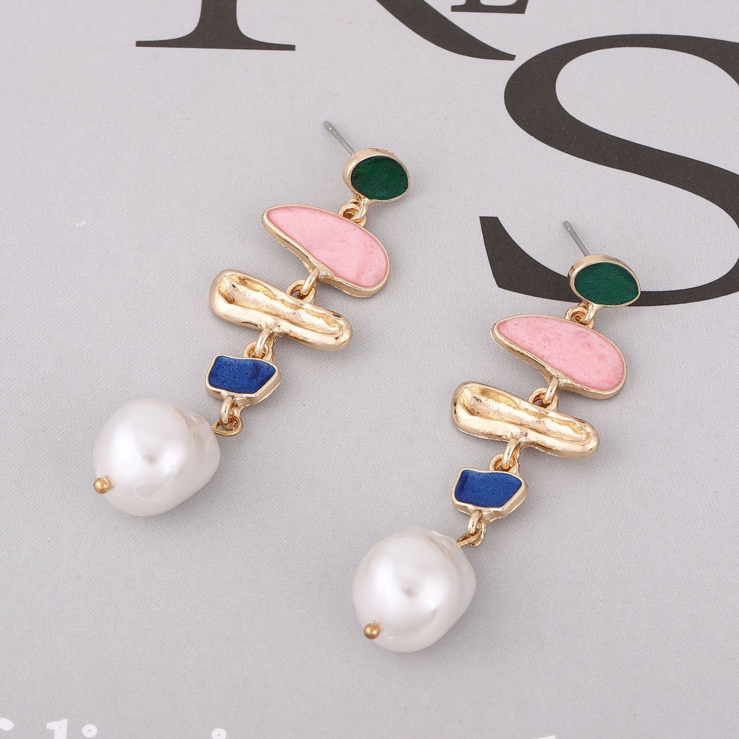 Fashion Irregular Geometric Inlaid Pearl Fresh Girly Earrings