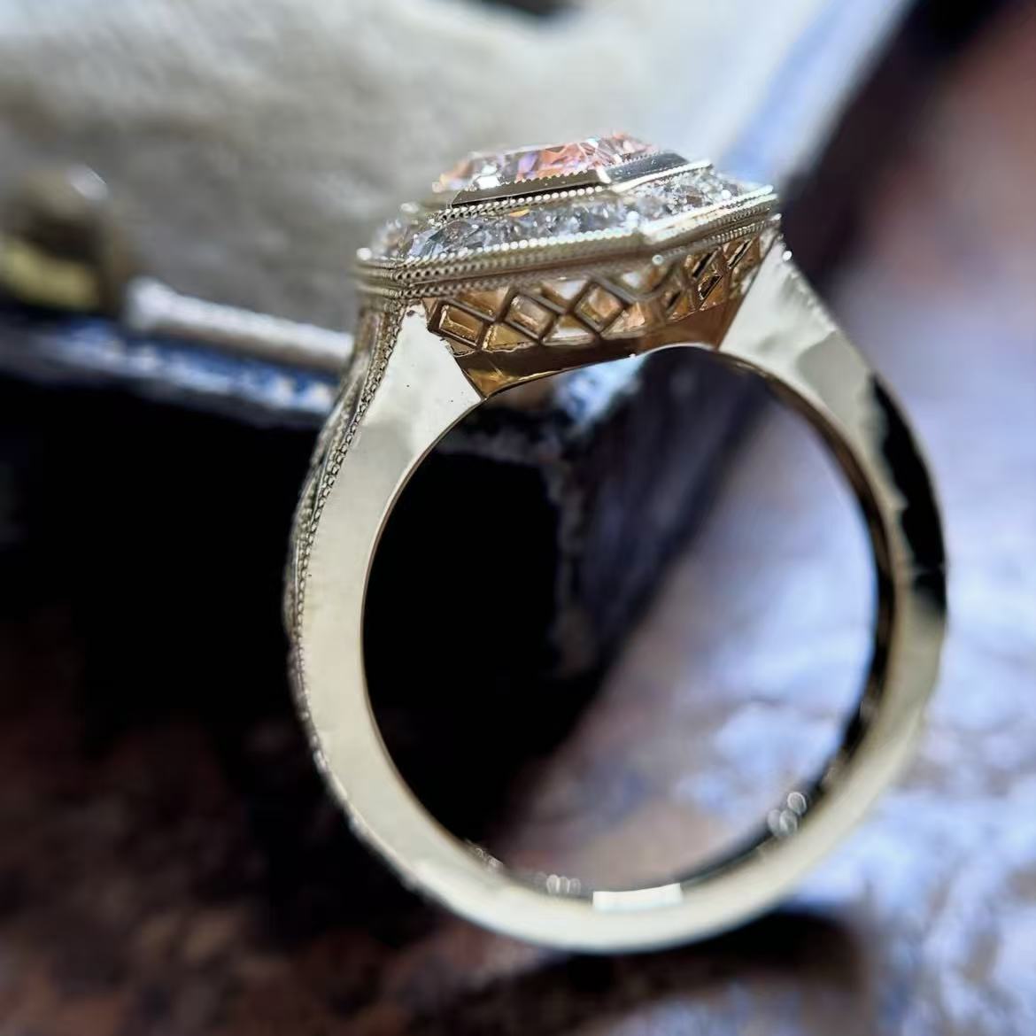 Women's Environmental Protection Alloy Simple Gold-plated Inlaid Ring