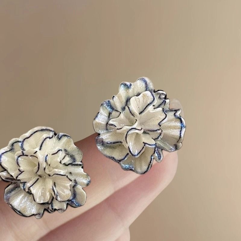 French Elegant Three-dimensional Flower Female Niche Unique Design Temperament Personality Earrings