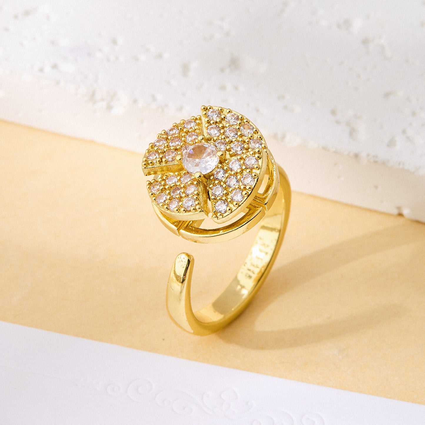 Valentine's Day Gift Flower Zircon Rotatable Ring