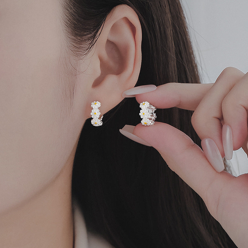 Summer Daisy Clip White Epoxy Flowers Korean Style Ear Buckle