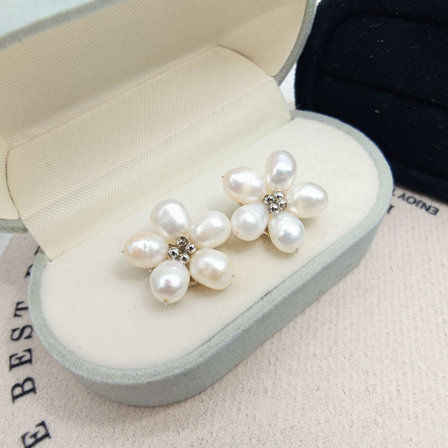 Baroque Pearl Five Petal Flower Retro Style Elegant Earrings
