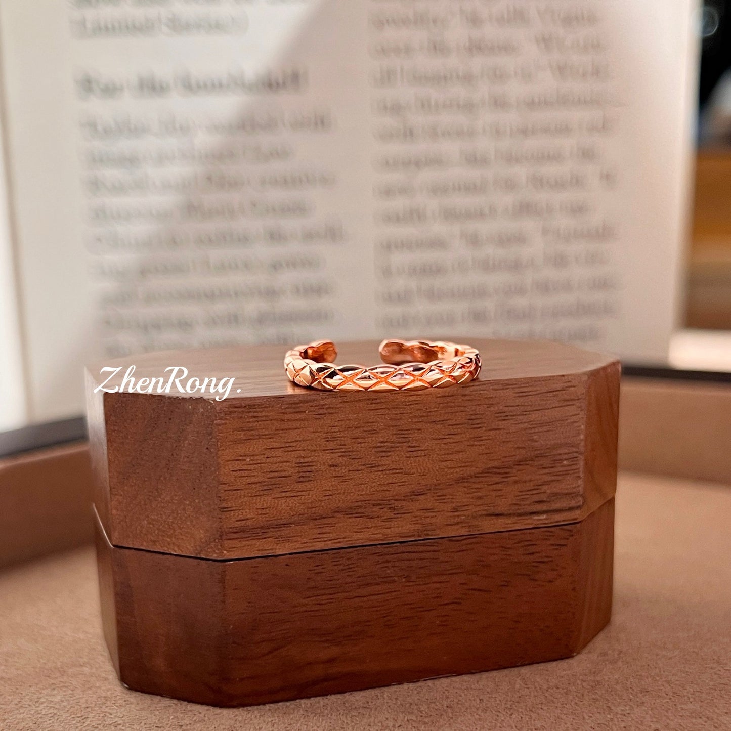 Classic Style Diamond Plaid Stacked Light Luxury Simplicity Wide Ring