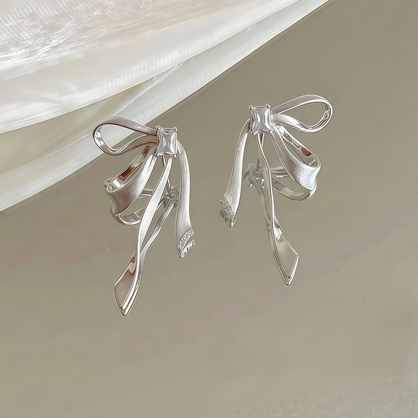 Sier Needle Ribbon Butterfly Advanced Light Luxury Minority Design Stud Earrings