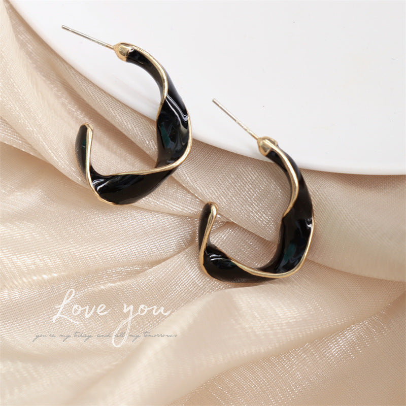 Fashion Simple Twisted Enamel Retro Gentle Earrings