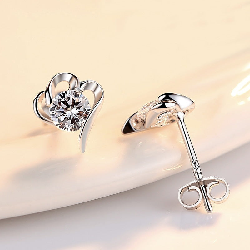 Sier Pin Heart-shaped Ear Inlaid Zircon Minimalist Earrings