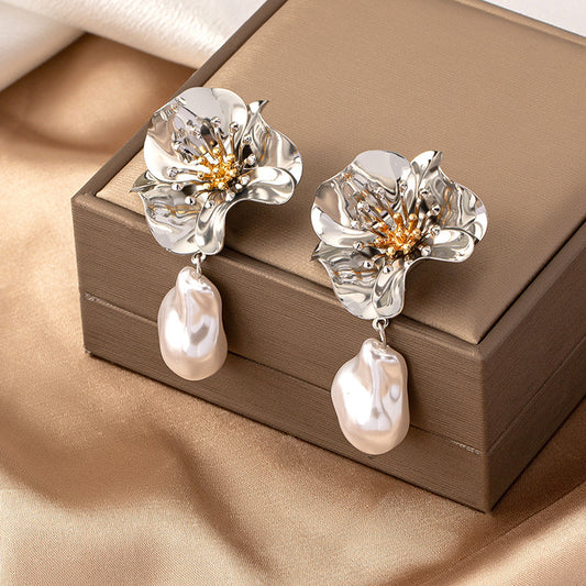 Women's Stylish Flower Elegant Street Shot Earrings
