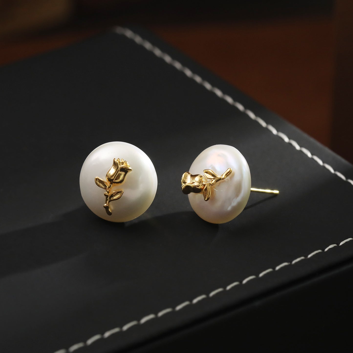 Women's Freshwater Pearl Ear Retro Hipster Tulip Gold Plated Earrings
