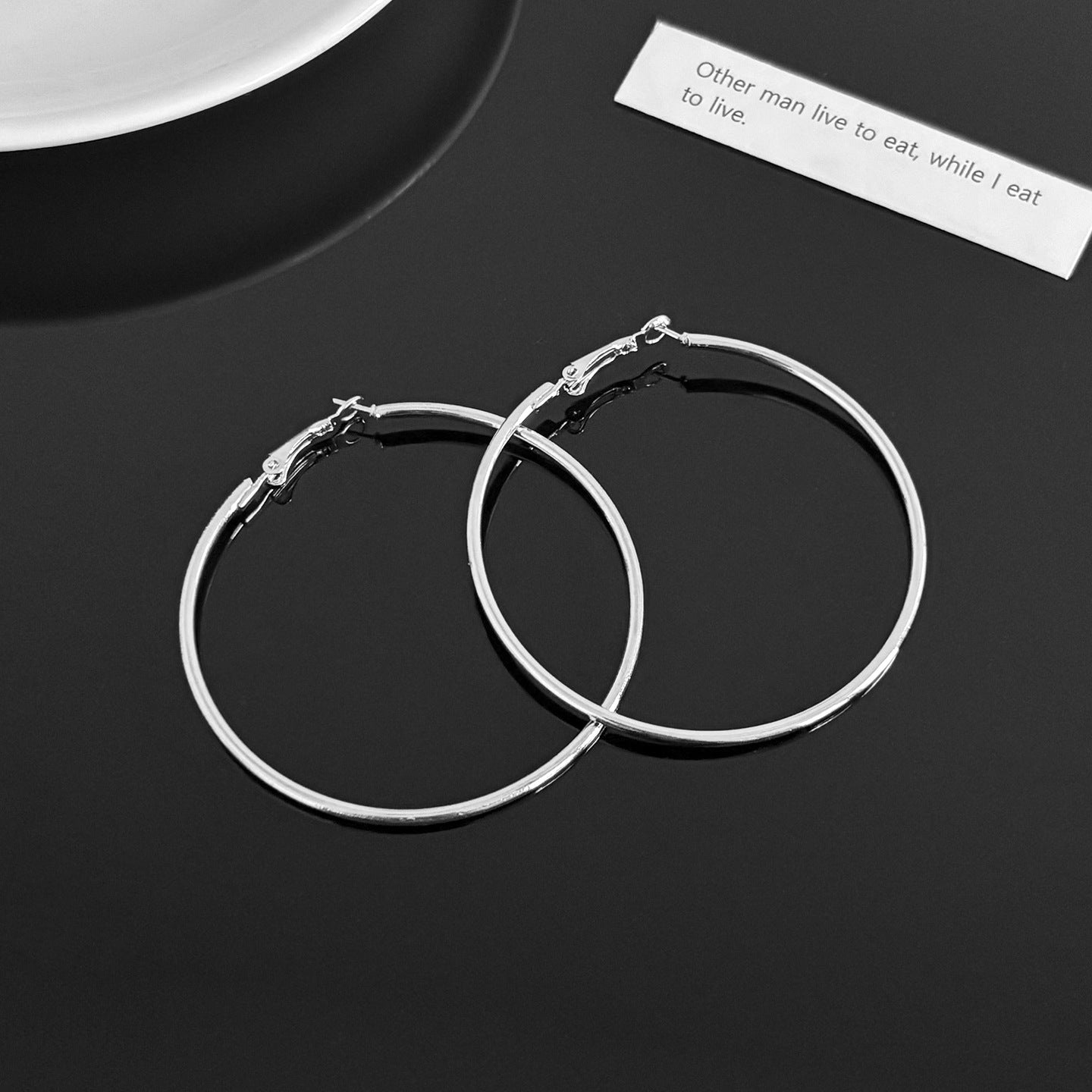 Women's Korean Style Metal Alloy Pearl High-grade Long Stall Light Stud Earrings