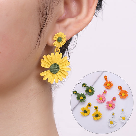 Women's Small Daisy Mori Sweet Chrysanthemum Flower Earrings