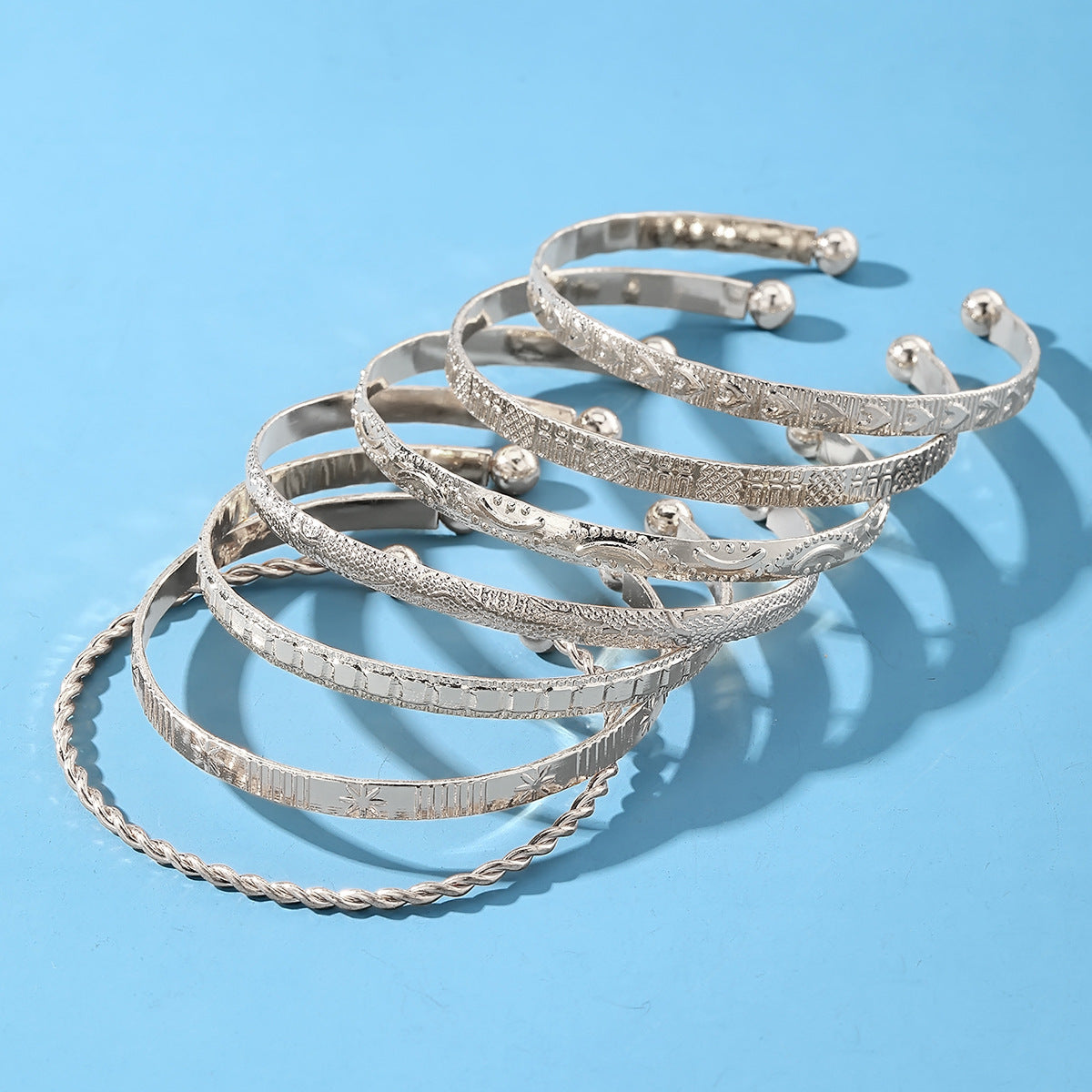 Women's Twist High Sense Fashion Simple Suit Bracelet