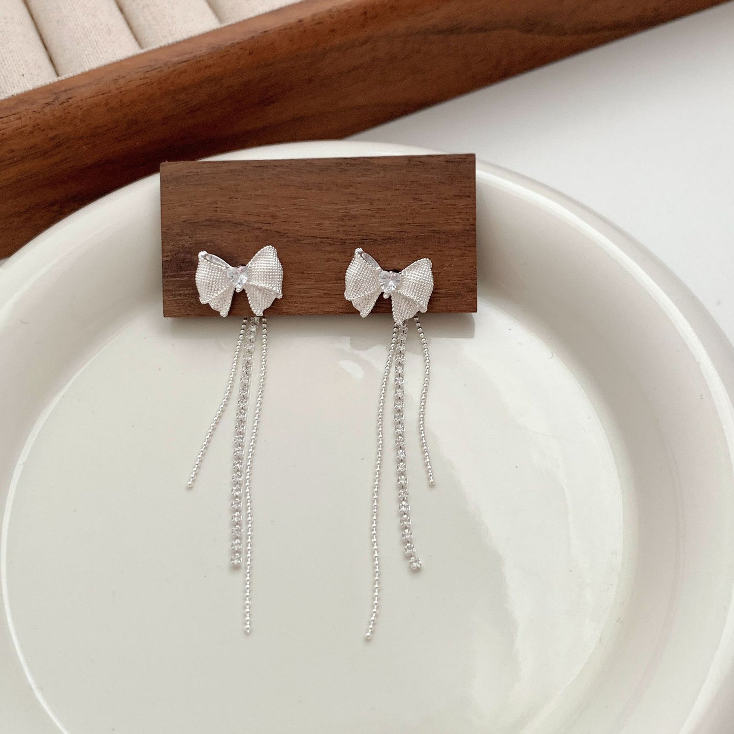 Women's Tassel Light Luxury High-grade Temperament Unique Beautiful Earrings