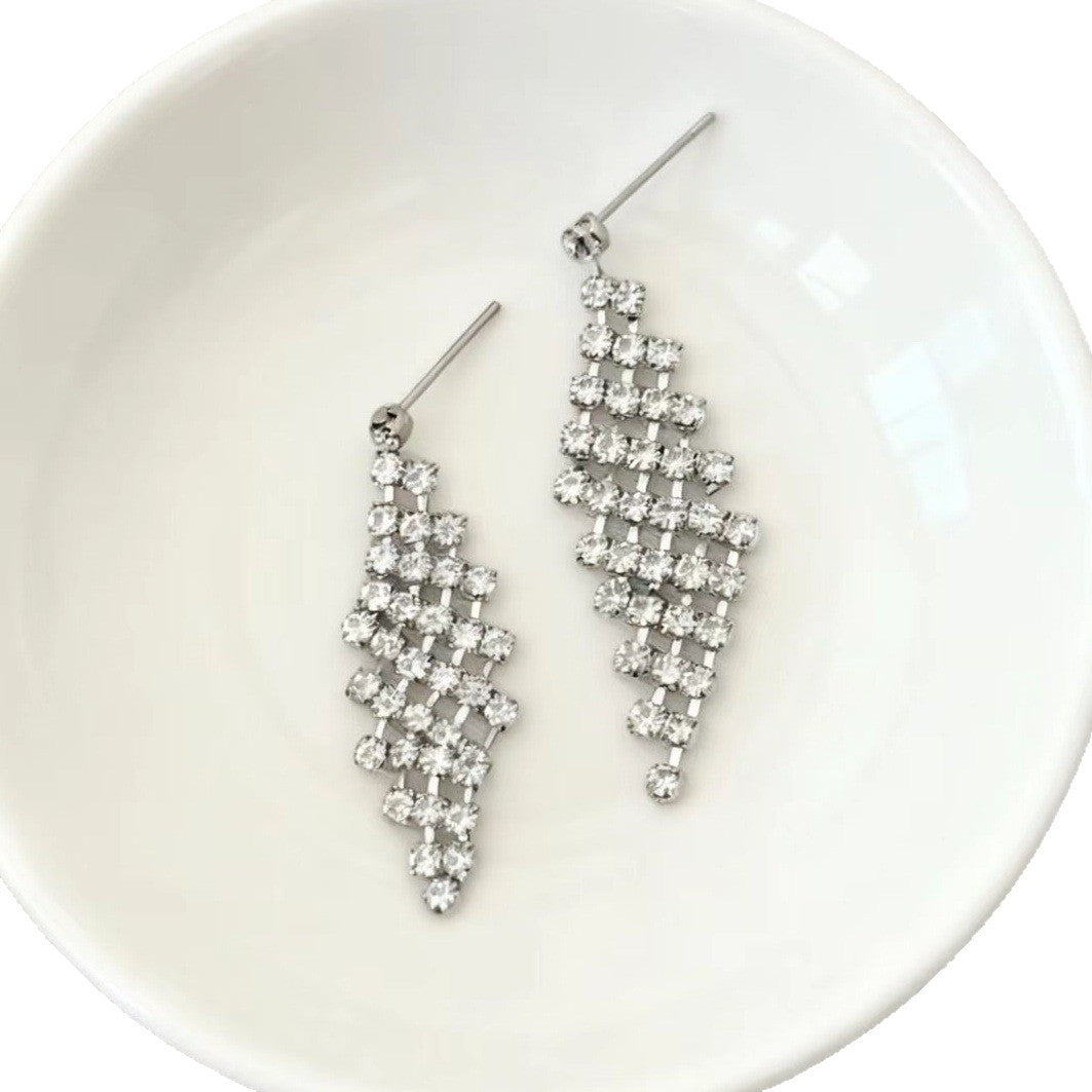 Women's Simple Elegant Thin Face Diamond Tassel Earrings