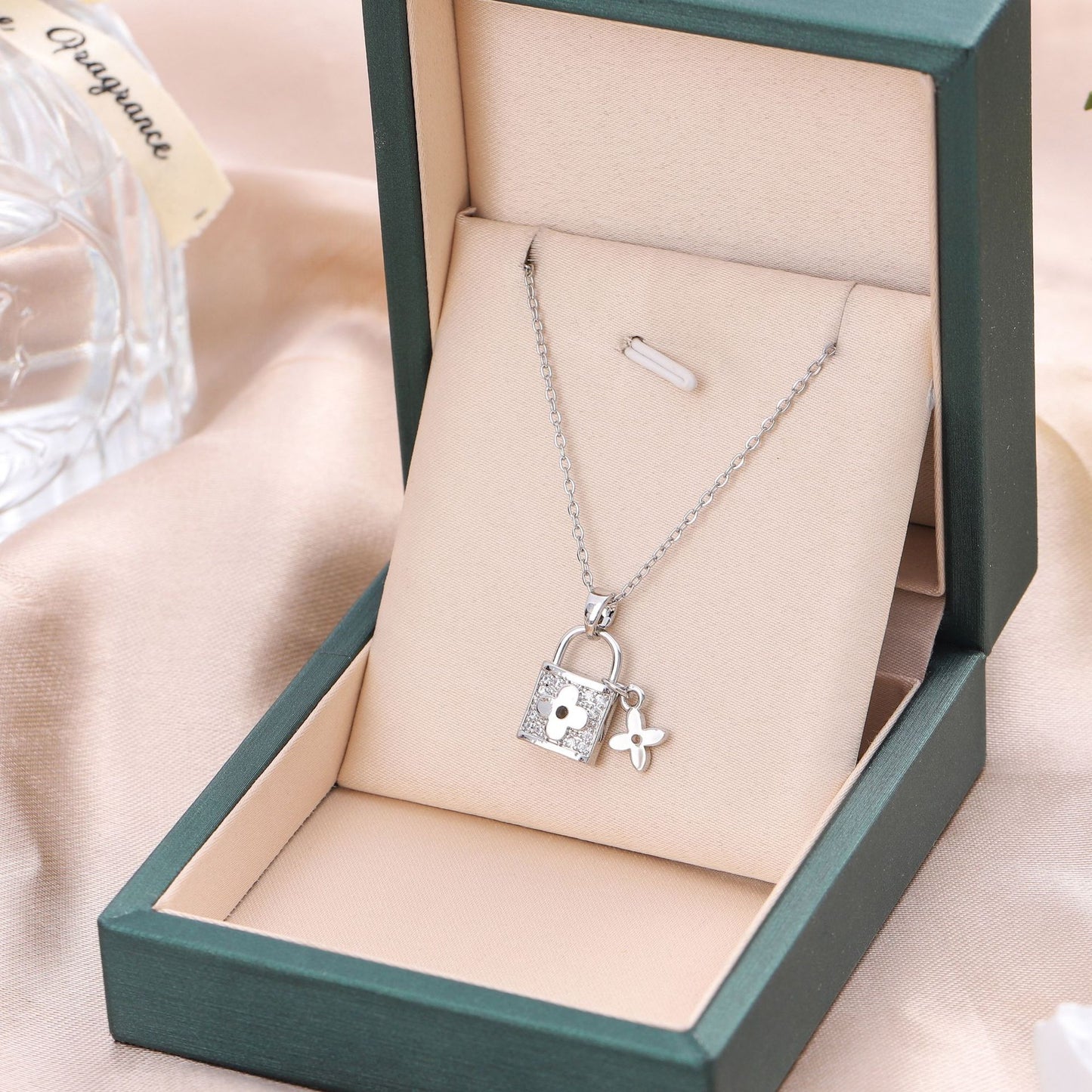 Steel Female Niche Design Love Rich Necklaces