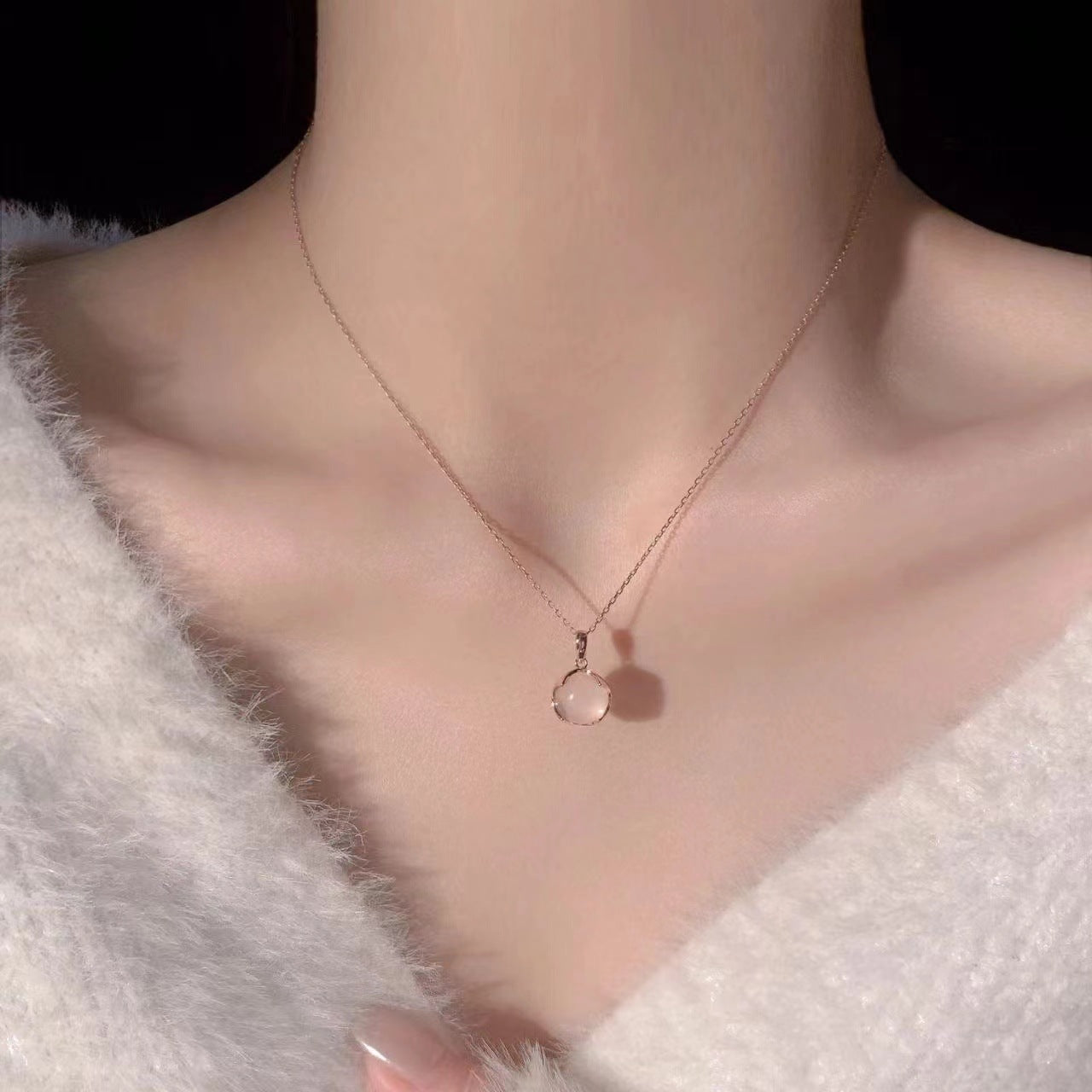 Crystal Niche Electroplated Gold Light Luxury Girlfriends Necklace