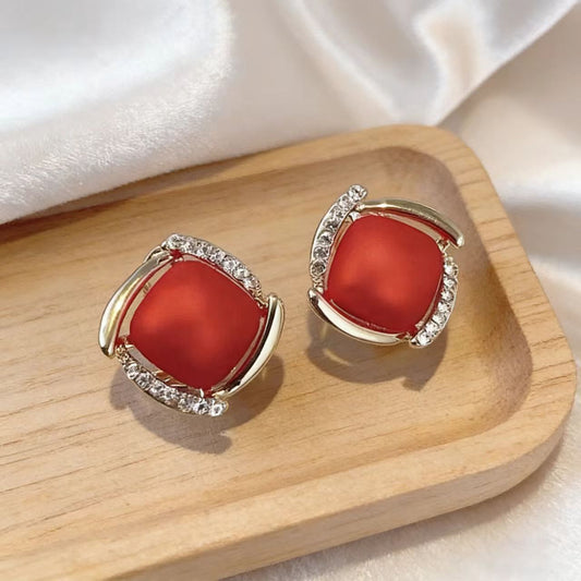 Women's Elegant Trendy Wild Vintage Light Luxury Stud Earrings