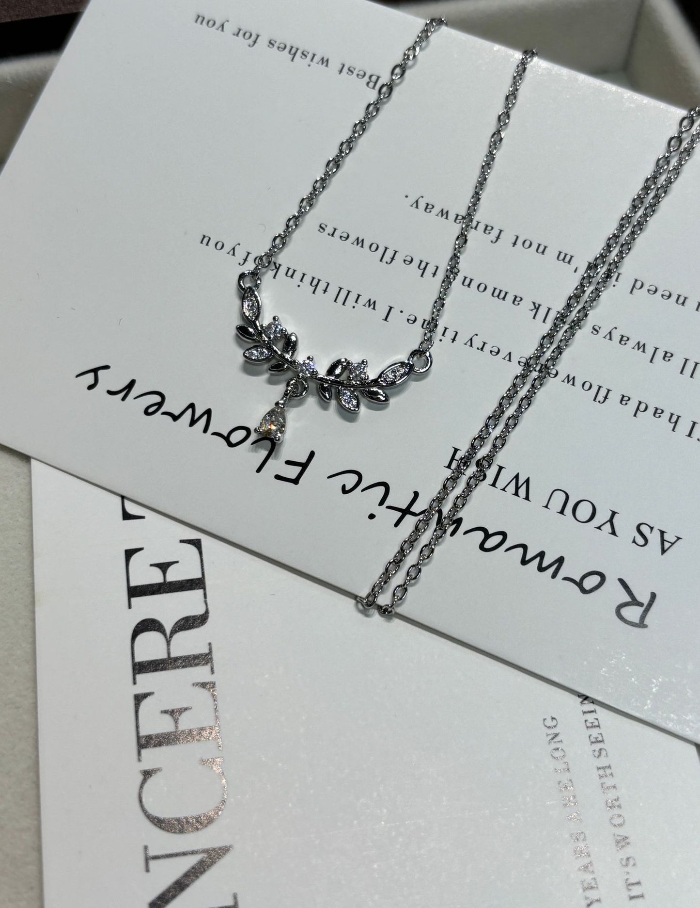 Female Light Luxury Minority High Sense Gentle Elegant Clavicle Chain Necklaces