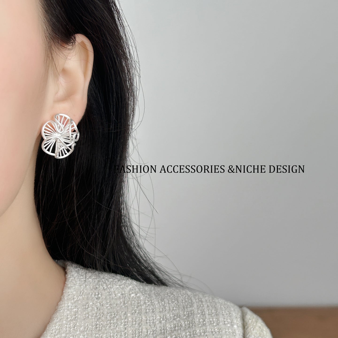 Pleated Hollow Flower Delicate Temperamental Minority Earrings