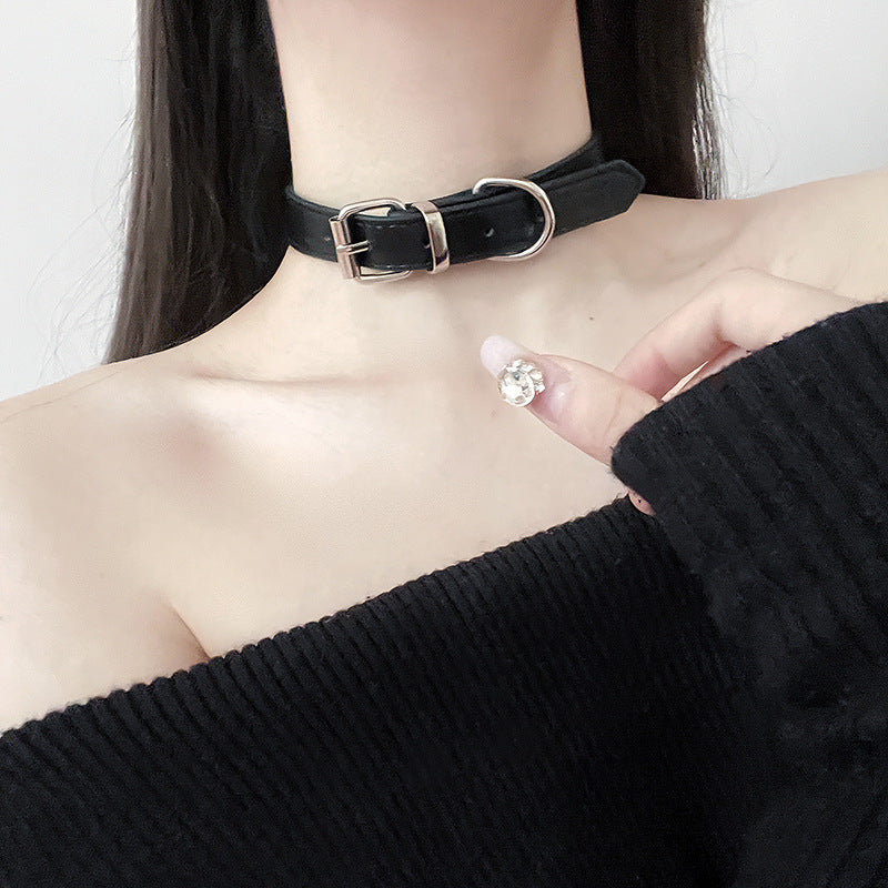Women's Red Hand Holding Rope Neckband Collar Sexy Chain Necklace