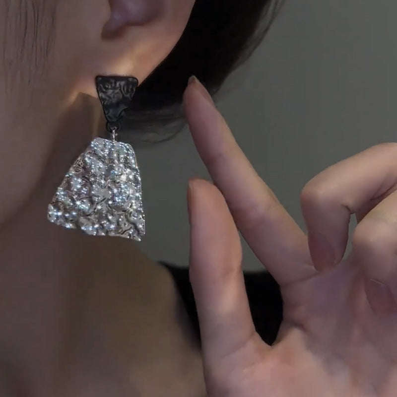 Unique Personality Geometry Black White Ear Temperament Wild Simple Advanced Earrings