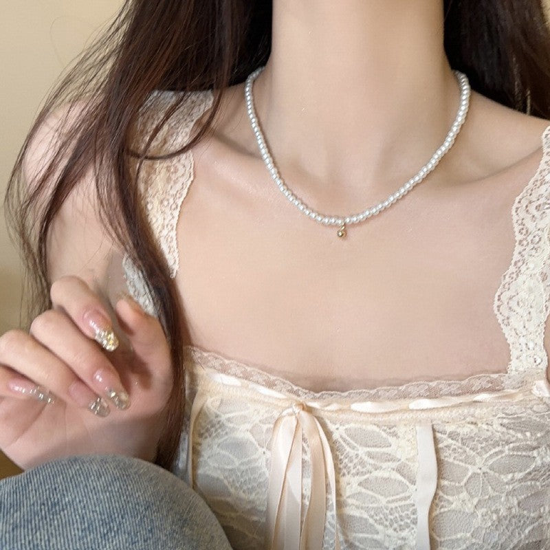 Women's Korean Style Vintage High-grade Pearl Design Clavicle Necklaces