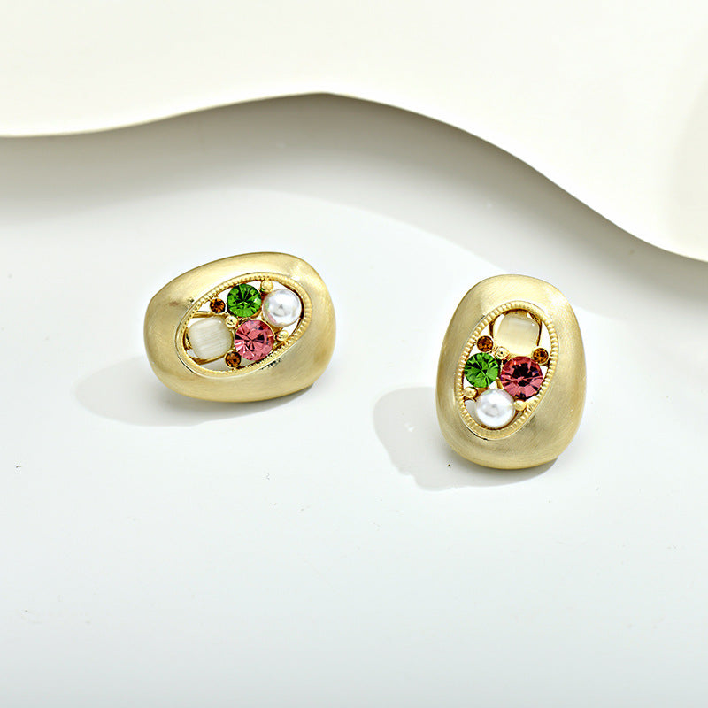 Women's Pearl Delicate Oval Fashion Design High-grade Light Stud Earrings