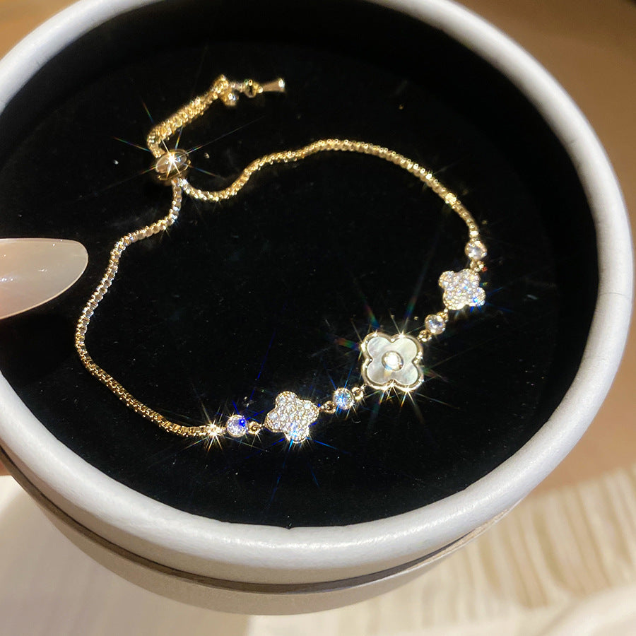 With Diamond Round Exquisite Fashion Retro Unique Design Light Luxury Bracelets