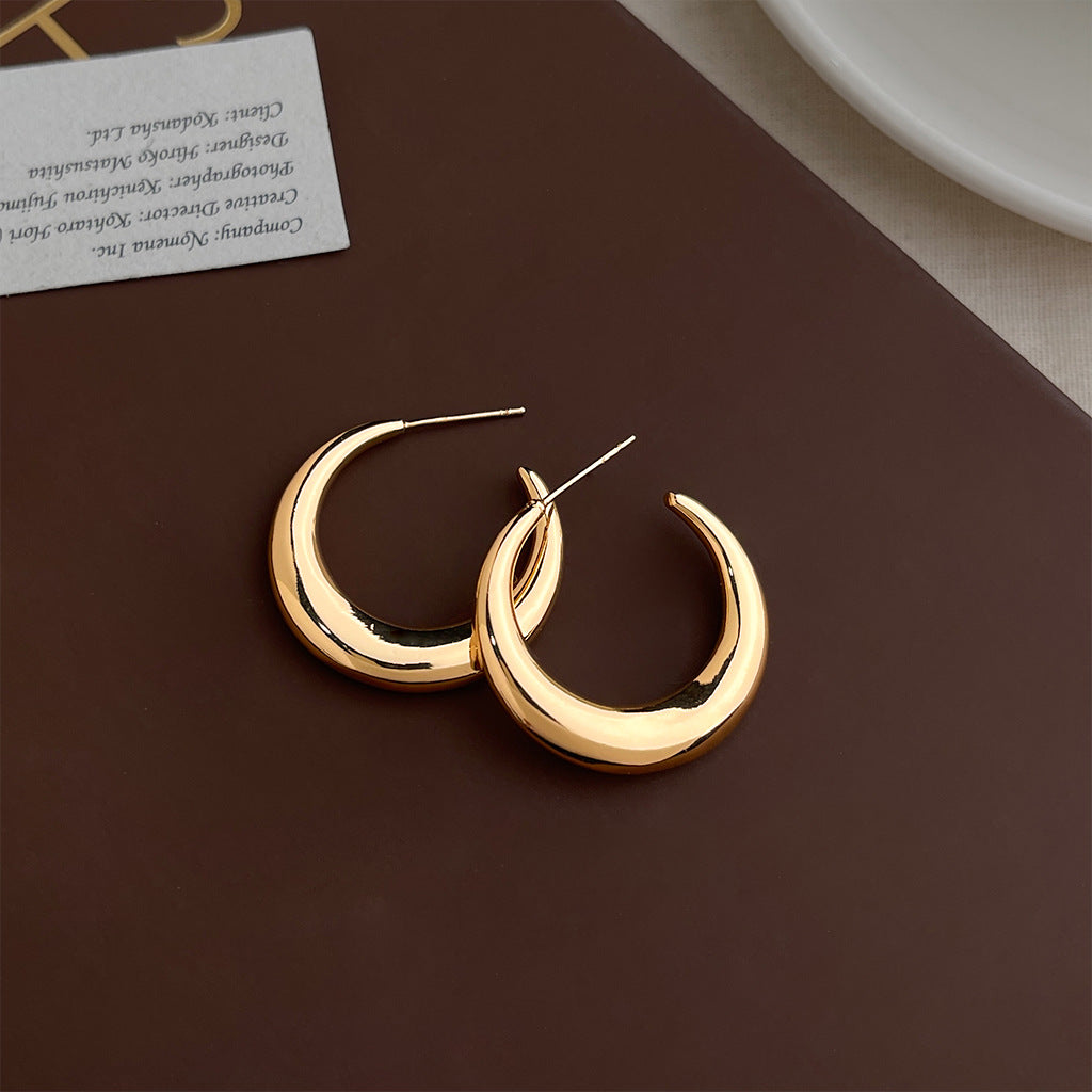 Women's Minimalist Exaggerated Big Ear Fashionable Temperament Personalized Cold Style Simple Earrings