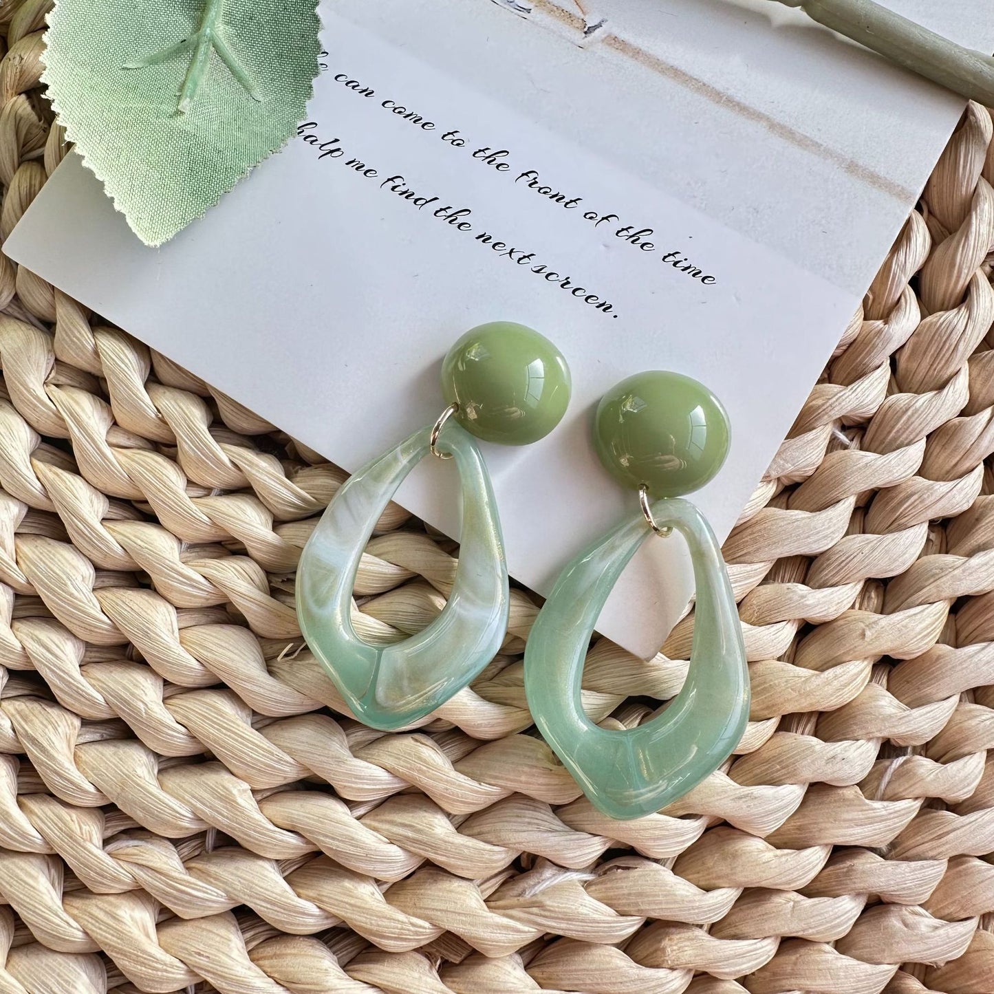 Women's Minority Design Fresh Green Texture Water Drop Temperament Wild Simple Earrings