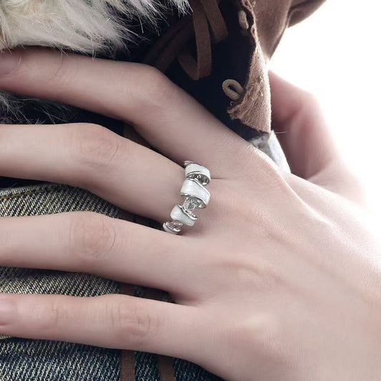 Vintage Fritillary Female Design High-grade Fashion Ring